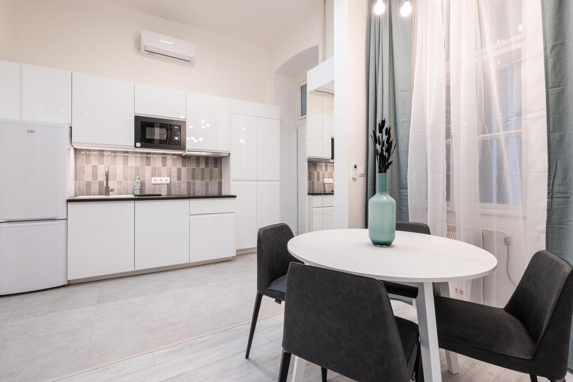 בודפשט Kl31 - Best Location - Elegant Historic Residence By Bqa מראה חיצוני תמונה